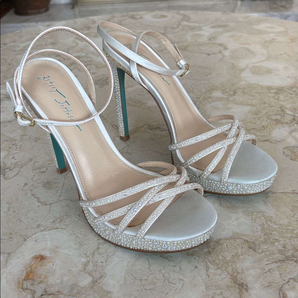 Betsey Johnson White Aden Platform Dress Heeled Sandals Ankle Strap Faux Pearls - Picture 3 of 13